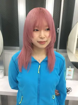 セミロング カラー 杏華 ショートのヘアスタイル