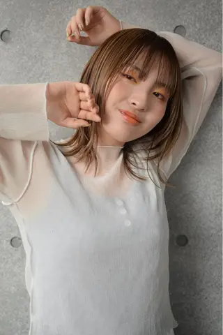 ミディアム カラー クスノキ ヤスタカのヘアスタイル