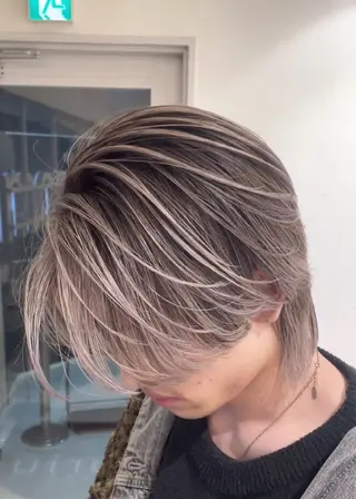 ミディアム カラー パーマ ヘアアレンジ メンズ メンズバレイヤージュ 🌫ハイライトのヘアスタイル
