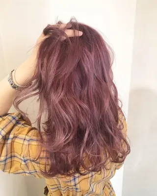 ミディアム カラー 工藤 綾華のヘアスタイル