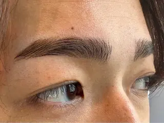 メンズ アイブロウ 嶺井 実希の眉毛・アイブロウイメージ