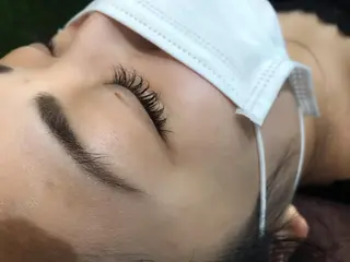 マツエク・マツパ 保子 祐里香のヘアスタイル