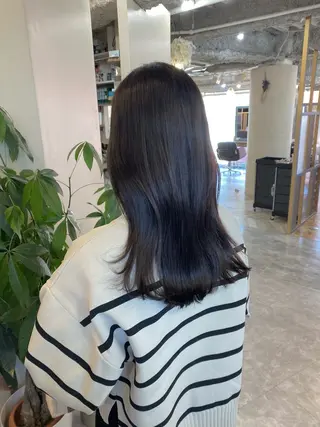 セミロング カラー AYANO ／レイヤー／オリーブのヘアスタイル