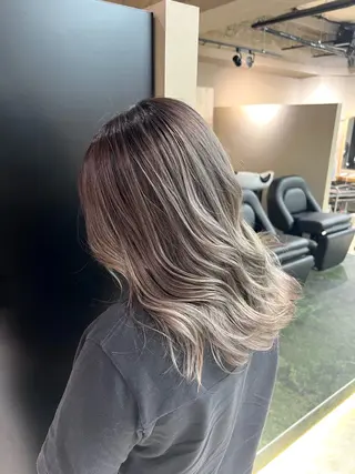 セミロング カラー 💖梅田レイヤー💖 副店長Tsubasaのヘアスタイル