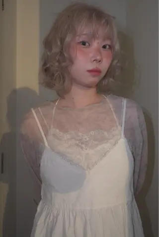 ミディアム 石江 奈琉のヘアスタイル