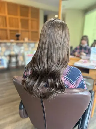 ロング カラー 井上 花音のヘアスタイル