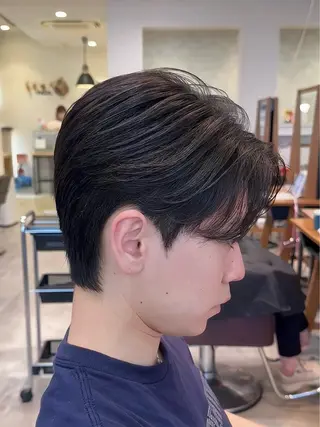 ミディアム パーマ メンズ YUTA短髪特化 フェザーパーマのヘアスタイル