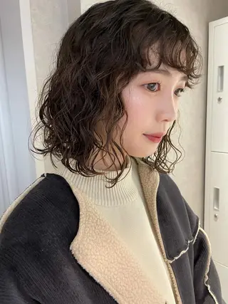 ミディアム カラー パーマ ナチュラル透明感🌱 小山美樹子のヘアスタイル