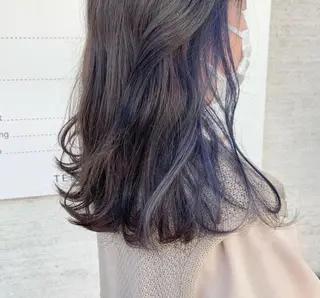 ロング カラー サキ🤍ハイトーン 🩰くびれ巻きヘアのヘアスタイル