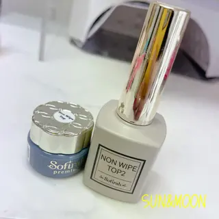ネイル SUN&MOON REOのネイルデザイン