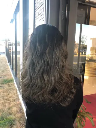 セミロング カラー ヘアアレンジ 大塚 貴之のヘアスタイル