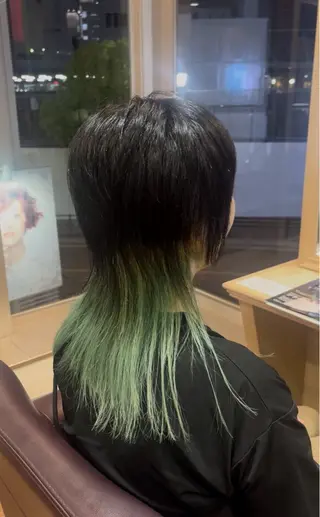 セミロング 山本 梨華のヘアスタイル