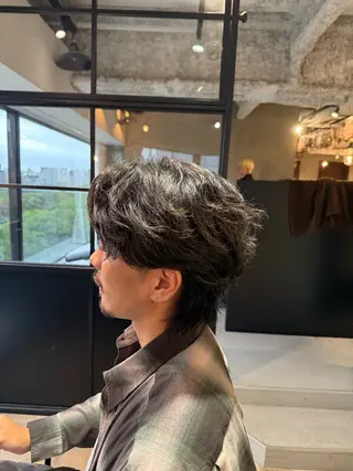 ミディアム パーマ 艶感/レイヤーカット 🌐Taketoのヘアスタイル