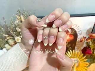 ショート カラー ネイル One Plus Nail Salonのネイルデザイン