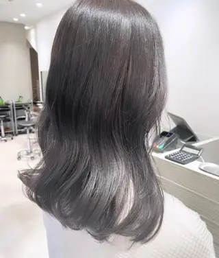 ロング カラー サキ🤍ハイトーン 🩰くびれ巻きヘアのヘアスタイル