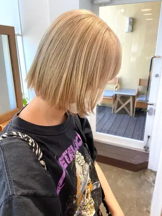 ミディアム カラー ショート/ウルフ ハイトーン/カイセイのヘアスタイル