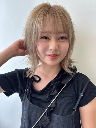 ショート カラー 人気サロン縮毛矯正 ボブカットカラーのヘアスタイル