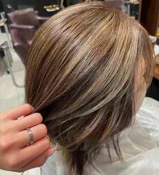 カラー ルナ|縮毛矯正 ×デザインカラー🥝のヘアスタイル