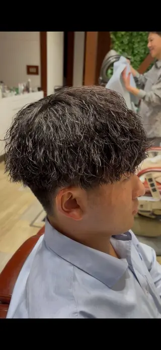 パーマ メンズ 河辺 璃久のヘアスタイル