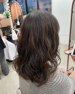 セミロング パーマ 鶴井 美空のヘアスタイル