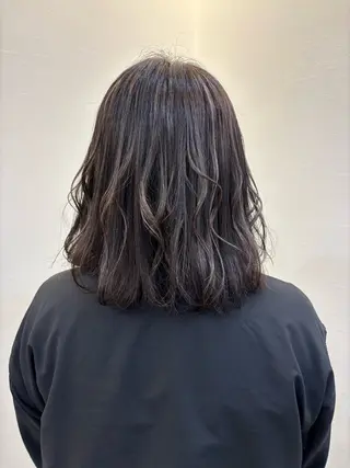 カラー ツノガイ エリのヘアスタイル