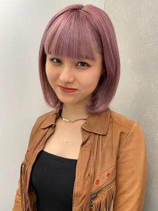 カラー 🎀ボブ＋ハイトーン シュカ👶🏻のヘアスタイル