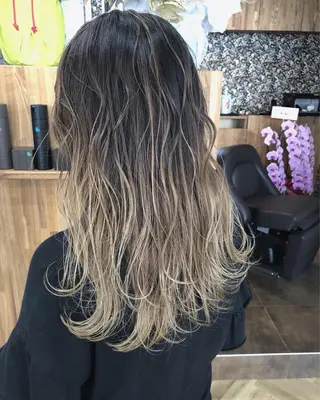 ロング カラー 橋本 敬介のヘアスタイル
