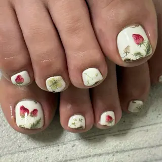 ネイル FIORITURA Maikoのネイルデザイン