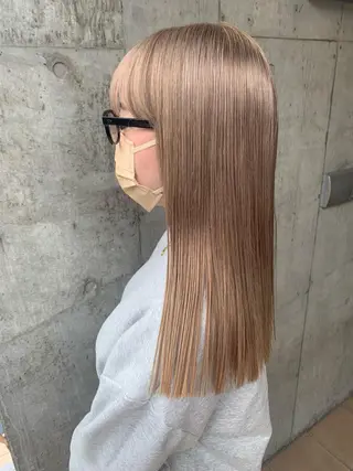 ロング カラー ミルクティーベージュ ブリーチ 店長 清水のヘアスタイル