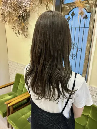 セミロング カラー 大久保 愛のヘアスタイル