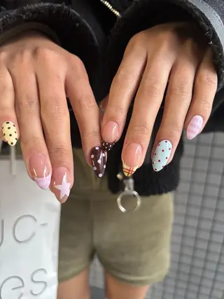ネイル 🪐富島彩夏 /海外nail🪐のネイルデザイン