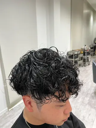 パーマ メンズ 亀井 慎太郎のヘアスタイル