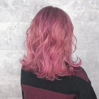 ミディアム _WHITE 天王寺のヘアスタイル