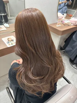 ロング カラー 藤野 結衣のヘアスタイル