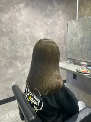セミロング カラー 手塚 由佳のヘアスタイル