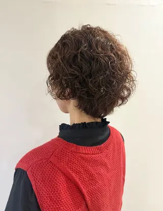 ショート パーマ 陰山 友咲のヘアスタイル