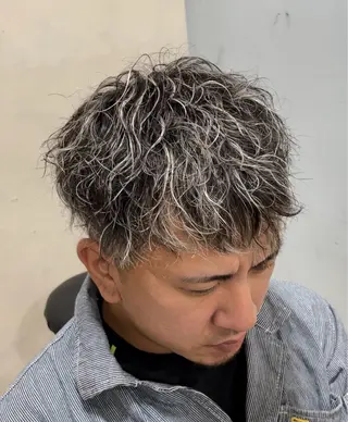 パーマ メンズ 姫路アンメリーアン ダンのヘアスタイル