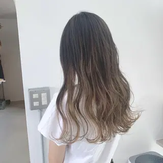 カラー 綿貫 美雪のヘアスタイル