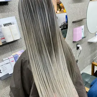 ロング カラー Lull1人美容室 バレイヤージュのヘアスタイル