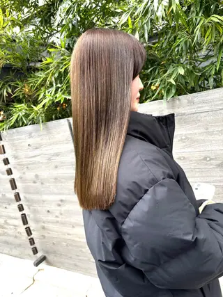 ロング カラー KINI 髪質改善＆艶髪のヘアスタイル