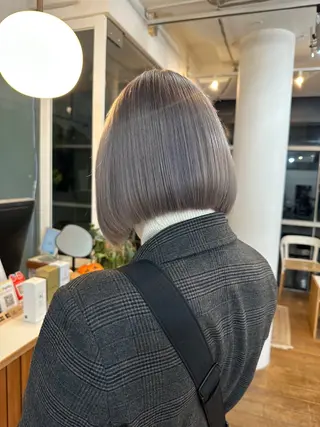 ショート カラー 磯　亜由香🌼 ブリーチ/ボブカットのヘアスタイル