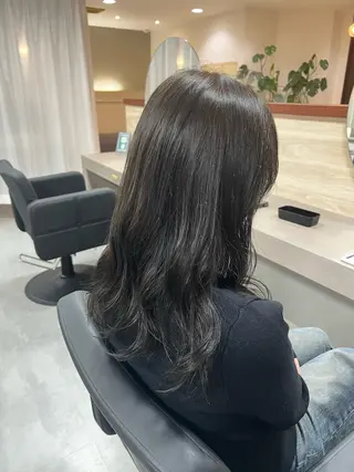 ロング カラー JULI 長田のヘアスタイル