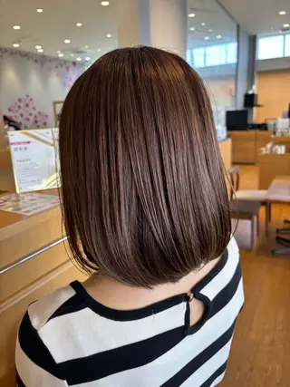 ミディアム 中里 恵梨のヘアスタイル