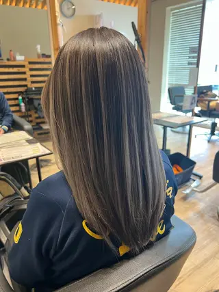 ロング カラー 関口 友行のヘアスタイル