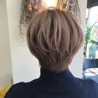 ショート カラー MIOベージュカラー 柔らかいカラーのヘアスタイル