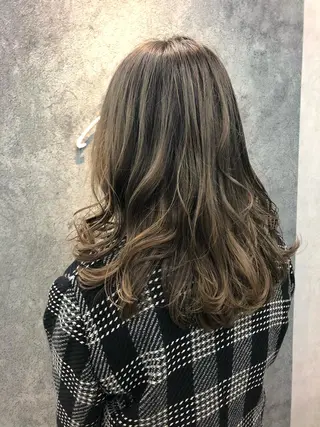 ミディアム Noyヨシモト ヒロトのヘアスタイル