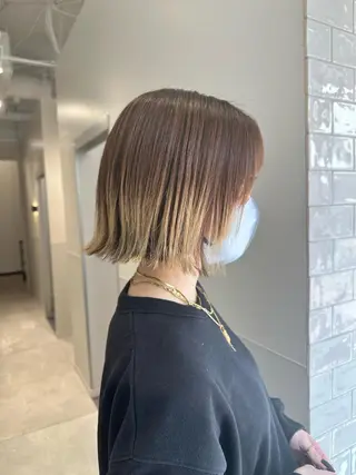 ショート カラー パーマ ヘアアレンジ メンズ キッズ ネイル マツエク・マツパ アイブロウ 切りっぱなしヘアボブ ミディアムヘアRYOのヘアスタイル