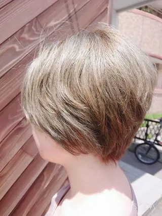 ショート 安田 菜摘のヘアスタイル