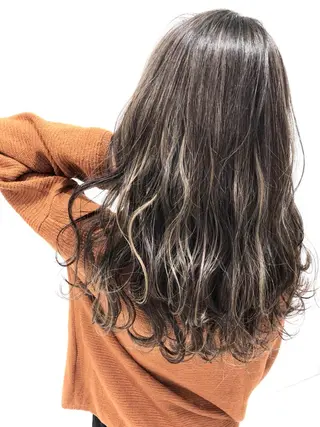 セミロング 岸 保奈美のヘアスタイル