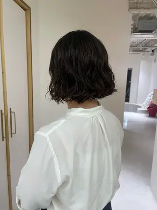 ミディアム DEEokazaki hina.Oのヘアスタイル